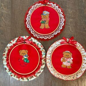 handmade quilted hoop christmas bears lace red festive